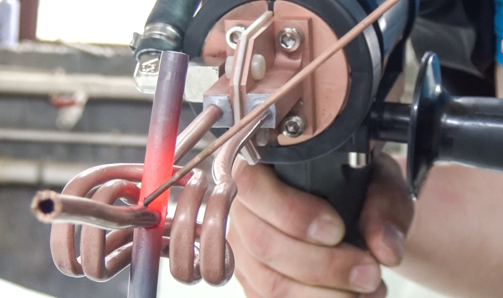 Handheld portable Coaxial transformer (HHT)