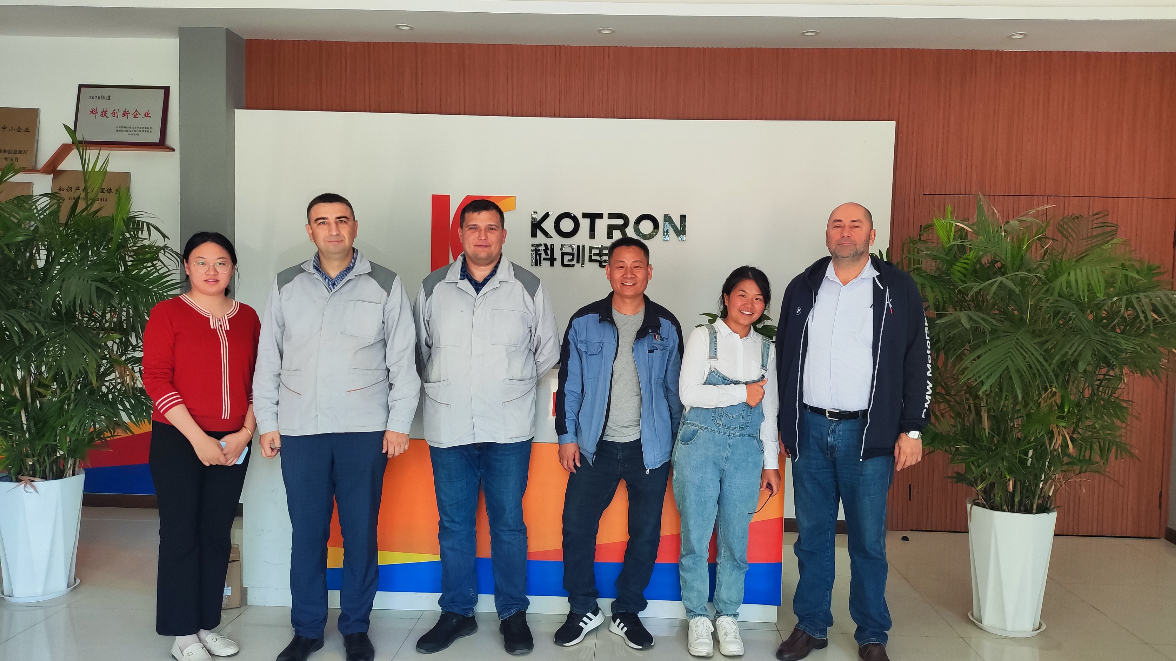 Welcome customers from Russia to visit Zhengzhou Kechuang
