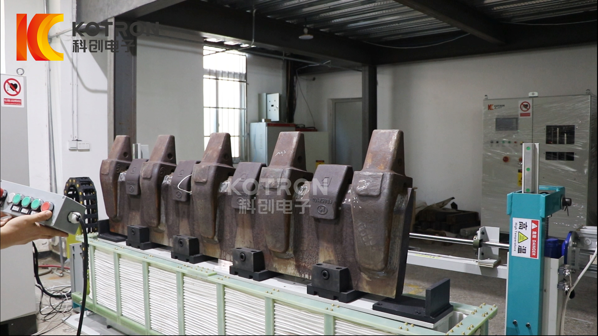 Complete set of Bucket Teeth Plate Induction Heating Machine with induction preheating lift platform