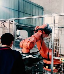 Robot loading and unloading intelligent induction heating application